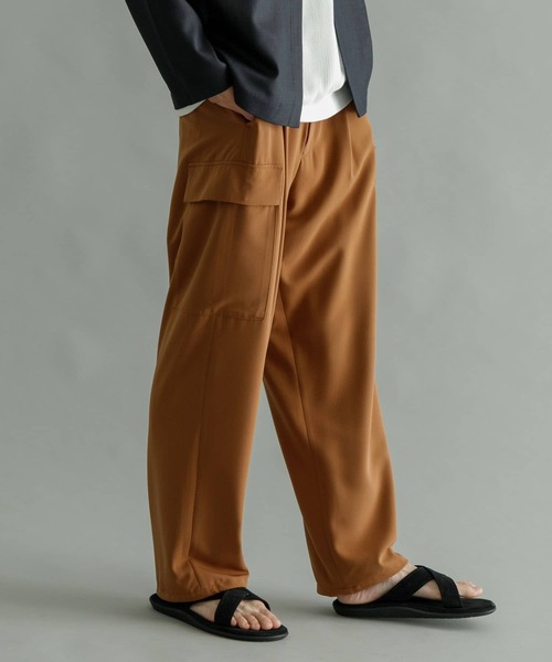 URBAN RESEARCH（アーバンリサーチ）の「ダブルクロスワンタックカーゴパンツ（カーゴパンツ・メンズ・オリーブ/ブラウン/ブラック/グレー系その他・LARGE/MEDIUM）」の9枚目の写真