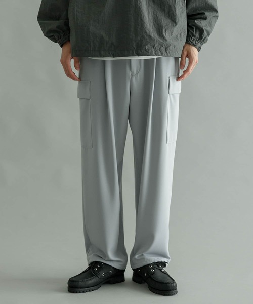 URBAN RESEARCH（アーバンリサーチ）の「ダブルクロスワンタックカーゴパンツ（カーゴパンツ・メンズ・オリーブ/ブラウン/ブラック/グレー系その他・LARGE/MEDIUM）」の18枚目の写真