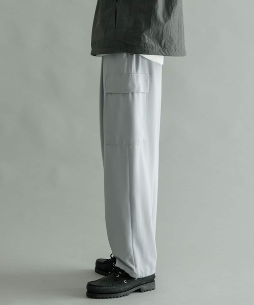 URBAN RESEARCH（アーバンリサーチ）の「ダブルクロスワンタックカーゴパンツ（カーゴパンツ・メンズ・オリーブ/ブラウン/ブラック/グレー系その他・LARGE/MEDIUM）」の19枚目の写真