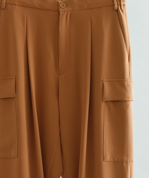 URBAN RESEARCH（アーバンリサーチ）の「ダブルクロスワンタックカーゴパンツ（カーゴパンツ・メンズ・オリーブ/ブラウン/ブラック/グレー系その他・LARGE/MEDIUM）」の22枚目の写真