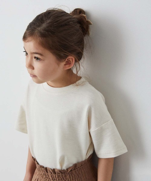 riziere(リジェール)の「ニュアンスカラーリブTシャツ(Tシャツ/カットソー・キッズ・ベージュ/チャコールグレー/ピンク/ブルー/グリーン/アイボリー・100/150/140/90/110/120/130)」の2枚目の写真