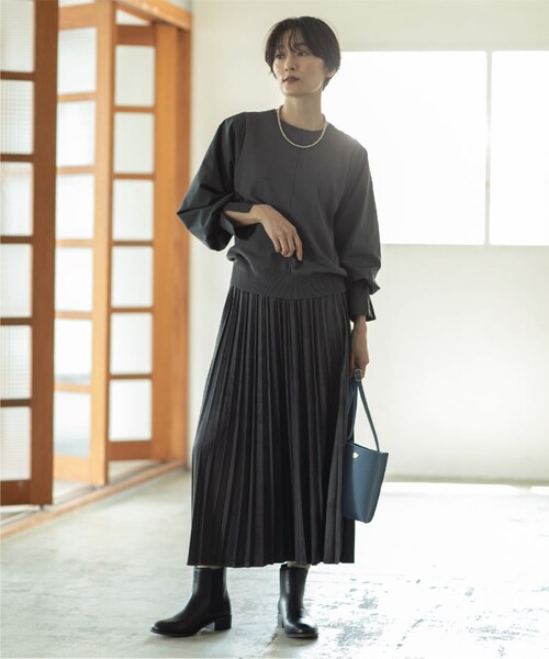 OPAQUE.CLIP(オペークドットクリップ)の「◆5color/フェイクスエード イージープリーツスカート【洗濯機洗い可】(スカート・レディース・チャコールグレー/ライトグレー/オフホワイト/ボルドー/ライトブルー・42/38/40)」の12枚目の写真