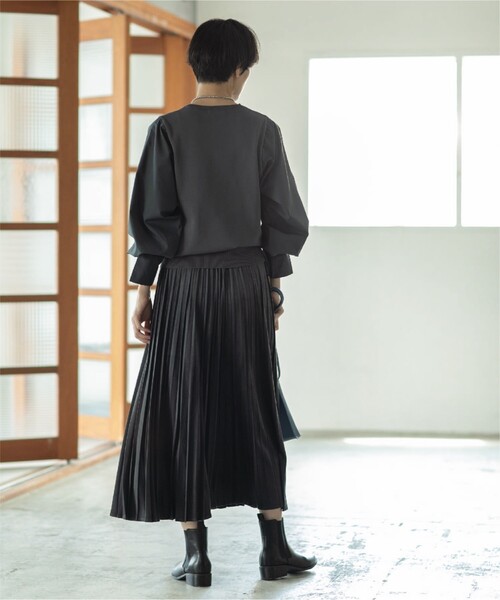 OPAQUE.CLIP(オペークドットクリップ)の「◆5color/フェイクスエード イージープリーツスカート【洗濯機洗い可】(スカート・レディース・チャコールグレー/ライトグレー/オフホワイト/ボルドー/ライトブルー・42/38/40)」の17枚目の写真