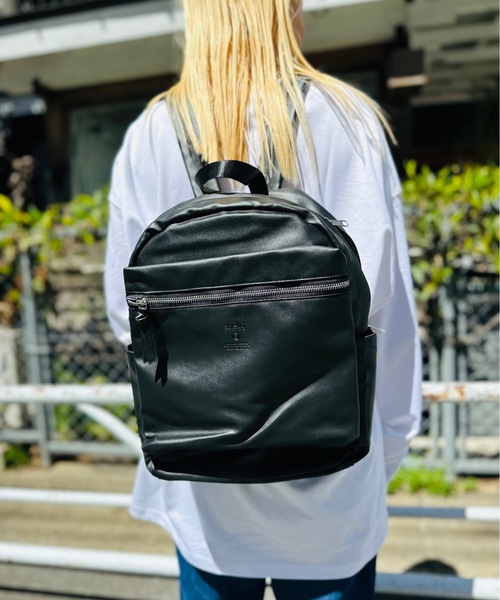 anello(アネロ)の「anello GRANDE / サイト ディパック / GHH3344(バックパック/リュック・レディース・ブラック/ベージュ/キャメル/ベージュ系その他・ONESIZE)」の2枚目の写真