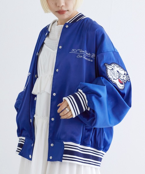 w closet（ダブルクローゼット）の「タイガー刺繍スタジャン
