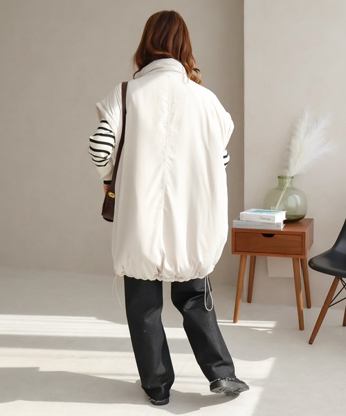 Social GIRL（ソーシャルガール）の「2WAYスタンドカラーキルトコート/キルティングベスト（ベスト・レディース・カーキ/アイボリー/ブラック・M）」の6枚目の写真