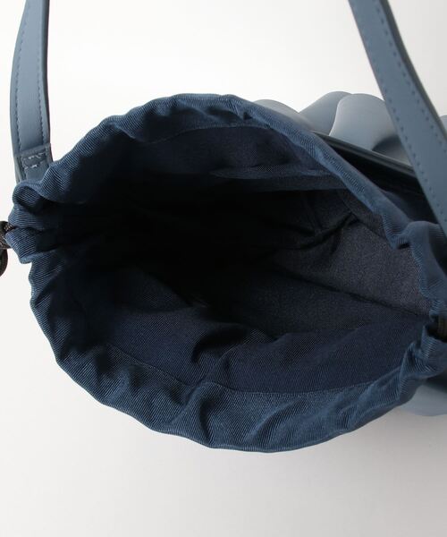 MIAN （ミアン）の「【MIAN】フェイクレザーフェミニンショルダーバッグ 2231-239-1（ショルダーバッグ・レディース・グレイッシュベージュ/ブルー/ブラック・FREE）」の7枚目の写真