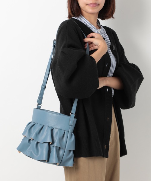 MIAN （ミアン）の「【MIAN】フェイクレザーフェミニンショルダーバッグ 2231-239-1（ショルダーバッグ・レディース・グレイッシュベージュ/ブルー/ブラック・FREE）」の3枚目の写真
