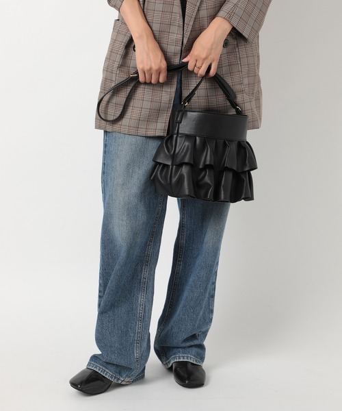 MIAN （ミアン）の「【MIAN】フェイクレザーフェミニンショルダーバッグ 2231-239-1（ショルダーバッグ・レディース・グレイッシュベージュ/ブルー/ブラック・FREE）」の11枚目の写真