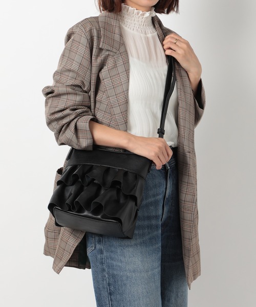 MIAN （ミアン）の「【MIAN】フェイクレザーフェミニンショルダーバッグ 2231-239-1（ショルダーバッグ・レディース・グレイッシュベージュ/ブルー/ブラック・FREE）」の9枚目の写真
