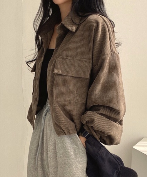 SHEENA(シーナ)の「ボリュームスリーブクロップド丈コーデュロイシャツ(シャツ/ブラウス・レディース・ブラック/グレー/ブラウン・M)」の11枚目の写真