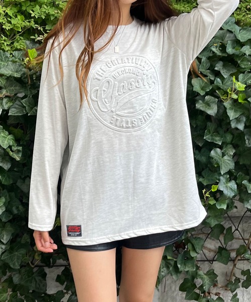 GLAMOROUS JANE(グラマラスジェーン)の「CLASSICエンボスロンT(Tシャツ/カットソー・レディース・杢グレー/チャコールグレー/ブラック/ホワイト/ベージュ・FREE)」の4枚目の写真