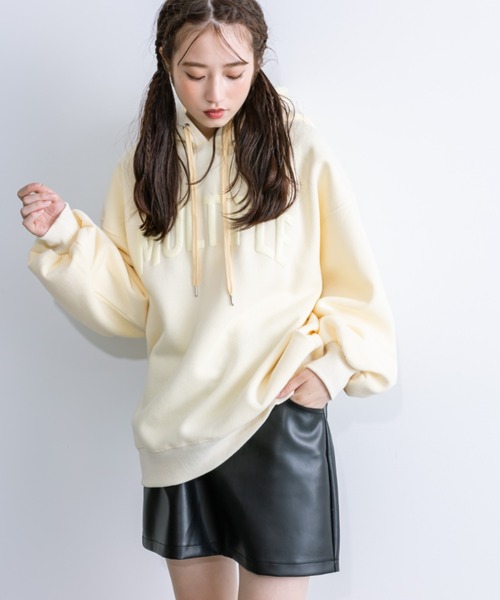 OLIVE des OLIVE（オリーブデオリーブ）の「ラメプリントチュニックパーカー　1032060220（パーカー・レディース・イエロー/チャコールグレー/オフホワイト/ブラック/サックスブルー・FREE）」の12枚目の写真