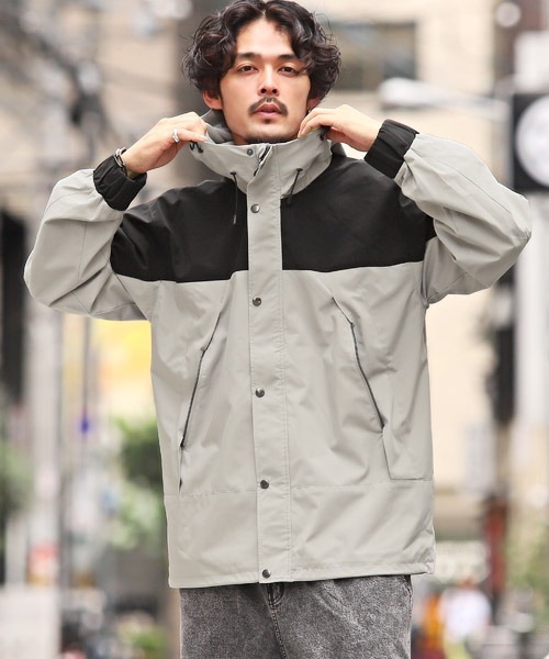 あっぱれさん専用 STONE  マウンテンパーカー 白 美品 M あっぱれさん専用 STONE ISLAND マウンテンパーカー 白 美品 M