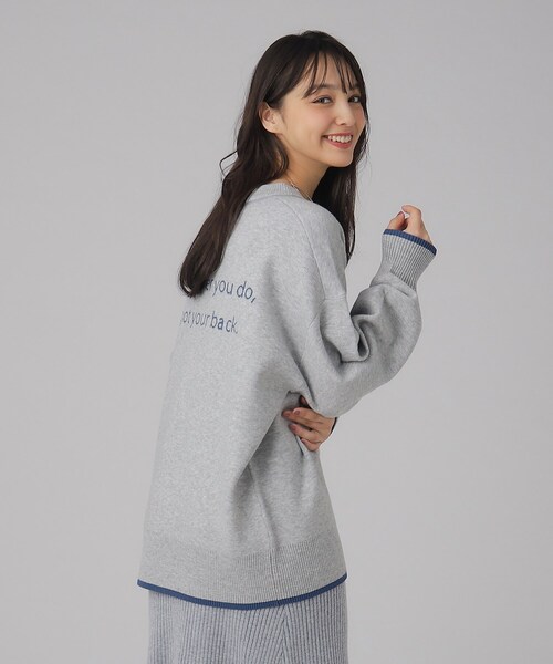 Cutie Blonde（キューティーブロンド）の「◆【セットアップ可】オーバーサイズ バックロゴニット（ニット/セーター・レディース・オレンジ/グレー/チャコールグレー/アイボリー・00）」の4枚目の写真