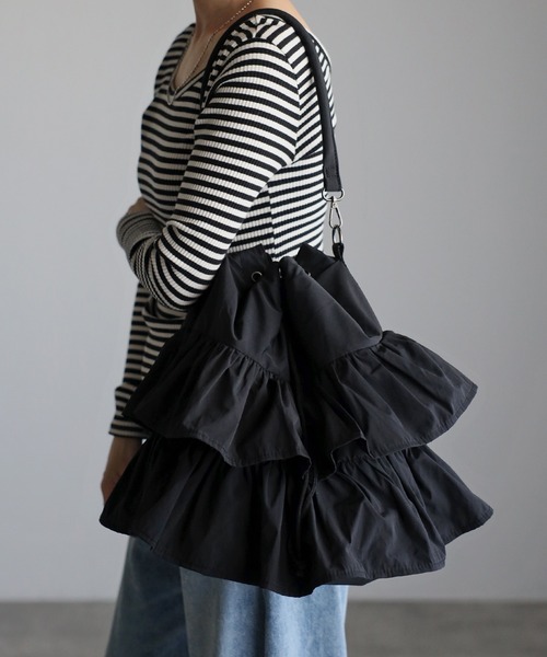 GUSCIO(グッシオ)の「【グッシオベーシック】フリルショルダーバッグ 2WAY 巾着(ショルダーバッグ・レディース・ベージュ/カーキ/ブラック・FREE)」の2枚目の写真