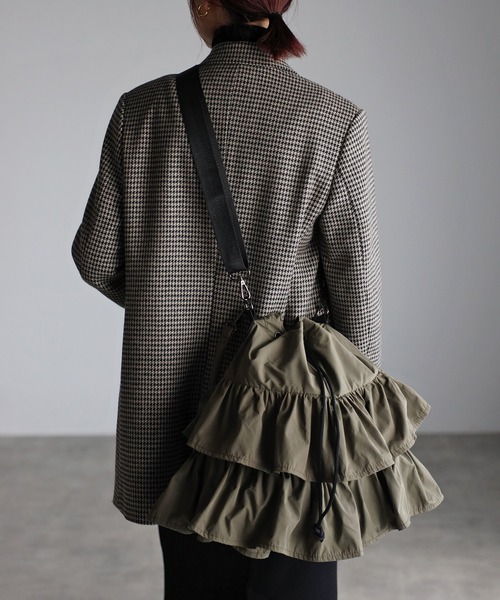 GUSCIO(グッシオ)の「【グッシオベーシック】フリルショルダーバッグ 2WAY 巾着(ショルダーバッグ・レディース・ベージュ/カーキ/ブラック・FREE)」の13枚目の写真