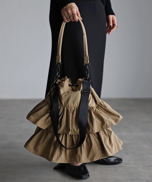 GUSCIO(グッシオ)の「【グッシオベーシック】フリルショルダーバッグ 2WAY 巾着(ショルダーバッグ・レディース・ベージュ/カーキ/ブラック・FREE)」の19枚目の写真