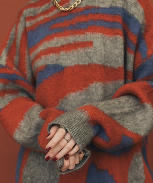 casane(カサネ)の「ヘアリースパイラルニット(ニット/セーター・レディース・ベージュ/グレー・FREE)」の4枚目の写真