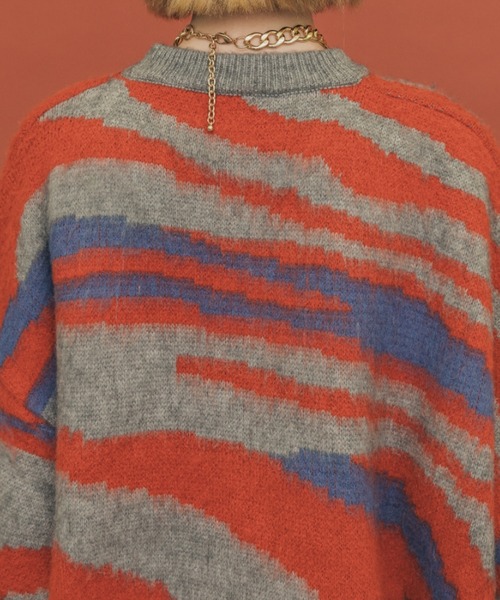 casane(カサネ)の「ヘアリースパイラルニット(ニット/セーター・レディース・ベージュ/グレー・FREE)」の5枚目の写真