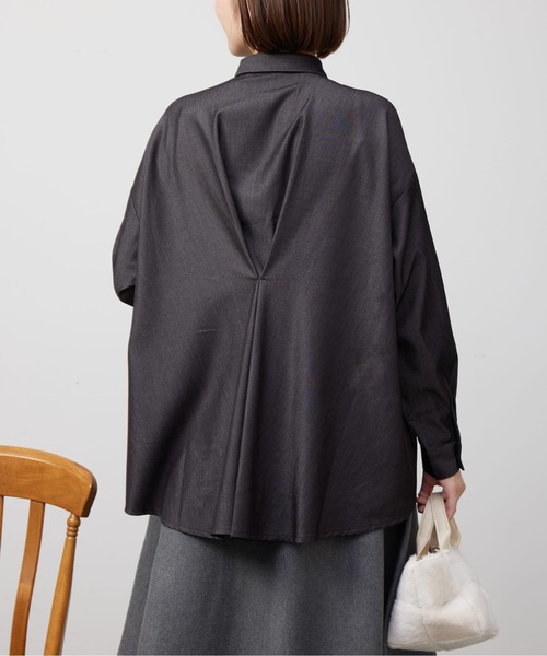 Chez toi（シェトワ）の「BACKタックフレアSHチュニック（シャツ/ブラウス・レディース・オフホワイト/ネイビー/ブラック・FREE）」の22枚目の写真