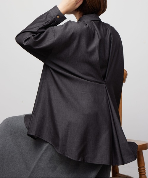 Chez toi（シェトワ）の「BACKタックフレアSHチュニック（シャツ/ブラウス・レディース・オフホワイト/ネイビー/ブラック・FREE）」の16枚目の写真