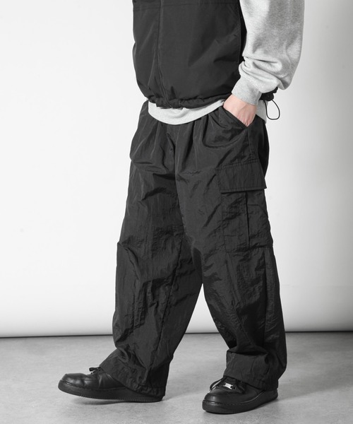 ROOT THREE(ルートスリー)の「【ROOT THREE】ナイロンテック 裏メッシュバルーンカーゴパンツ(カーゴパンツ・メンズ・カーキ/グレー/ベージュ/ブラック・MEDIUM/LARGE/X-LARGE)」の9枚目の写真