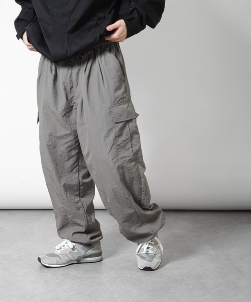 ROOT THREE(ルートスリー)の「【ROOT THREE】ナイロンテック 裏メッシュバルーンカーゴパンツ(カーゴパンツ・メンズ・カーキ/グレー/ベージュ/ブラック・MEDIUM/LARGE/X-LARGE)」の12枚目の写真