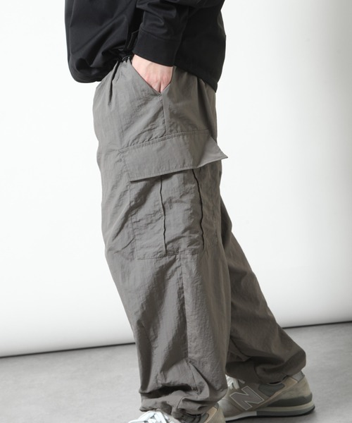 ROOT THREE(ルートスリー)の「【ROOT THREE】ナイロンテック 裏メッシュバルーンカーゴパンツ(カーゴパンツ・メンズ・カーキ/グレー/ベージュ/ブラック・MEDIUM/LARGE/X-LARGE)」の13枚目の写真