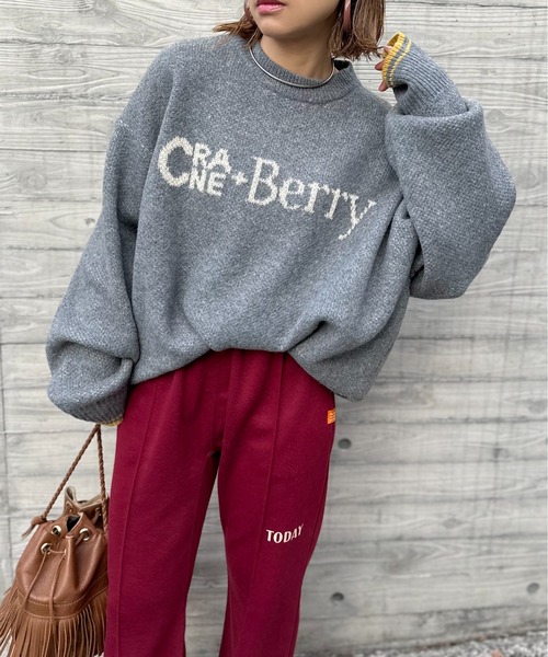 mi via loca（ミヴィアロカ）の「クランベリーロゴ ジャガードニット