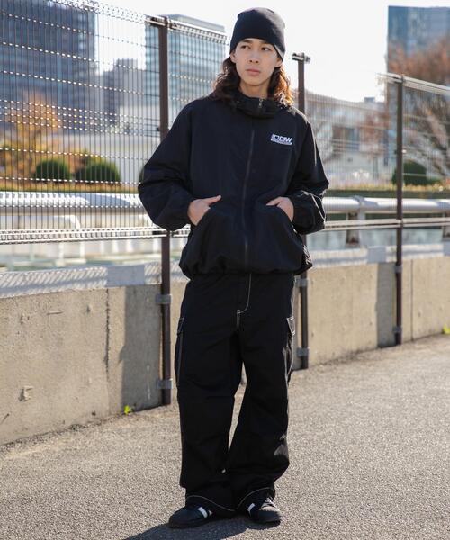 WEGO(ウィゴー)の「WEGO/ナイロンフードシェルブルゾン(ブルゾン・メンズ・ブラック/ダークグレー・MEDIUM/LARGE)」の4枚目の写真