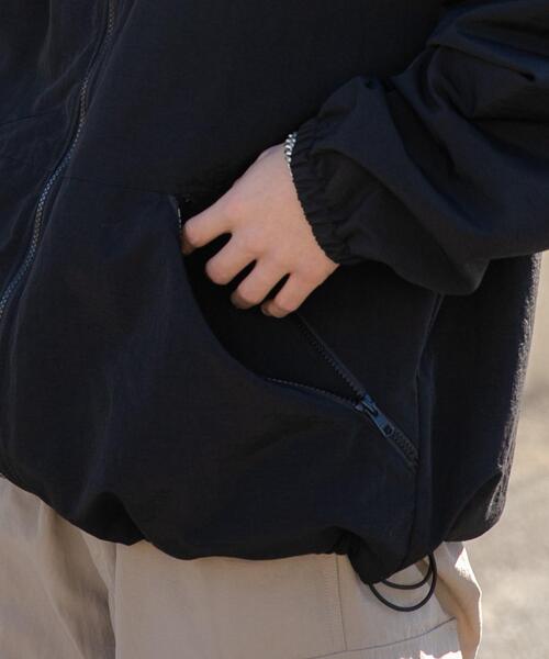 WEGO(ウィゴー)の「WEGO/ナイロンフードシェルブルゾン(ブルゾン・メンズ・ブラック/ダークグレー・MEDIUM/LARGE)」の9枚目の写真