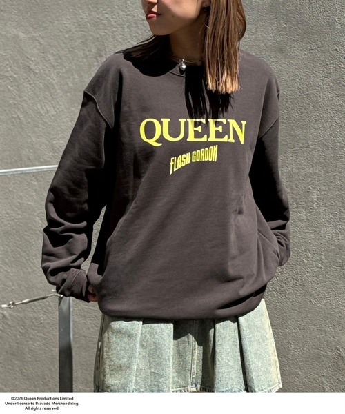 CIAOPANIC(チャオパニック)の「【ユニセックス】【QUEEN/クイーン】ロゴヴィンテージ加工ロックスウェット(スウェット・レディース・チャコールグレー・FREE)」の1枚目の写真