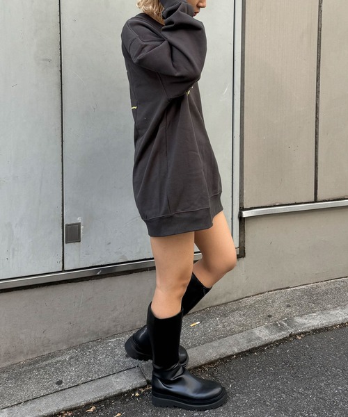 CIAOPANIC(チャオパニック)の「【ユニセックス】【QUEEN/クイーン】ロゴヴィンテージ加工ロックスウェット(スウェット・レディース・チャコールグレー・FREE)」の7枚目の写真
