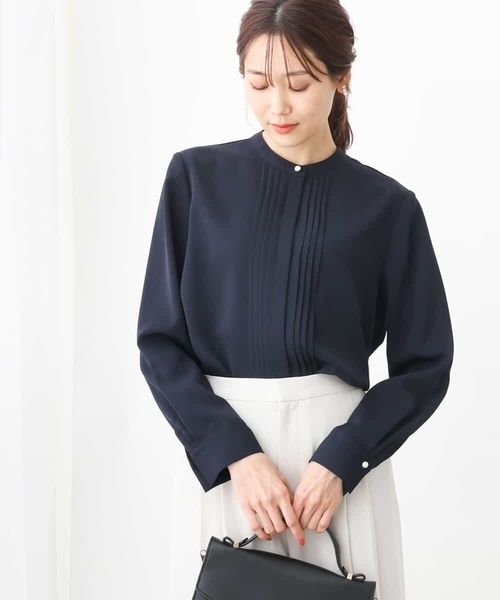 MK MICHEL KLEIN（エムケーミッシェルクラン）の「ピンタックデザインブラウス/洗える（シャツ/ブラウス・レディース・ネイビー/ホワイト・38）」の2枚目の写真