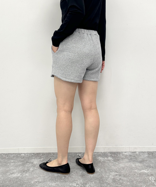 U by SPICK&SPAN（ユーバイスピックアンドスパン）の「【twosome】 ネップスウェットショートパンツ（スウェットパンツ・レディース・アイボリー/ライトグレー・FREE）」の4枚目の写真