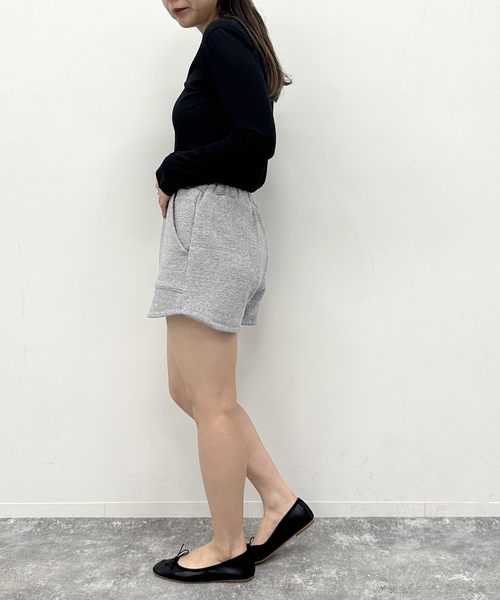 U by SPICK&SPAN（ユーバイスピックアンドスパン）の「【twosome】 ネップスウェットショートパンツ（スウェットパンツ・レディース・アイボリー/ライトグレー・FREE）」の5枚目の写真