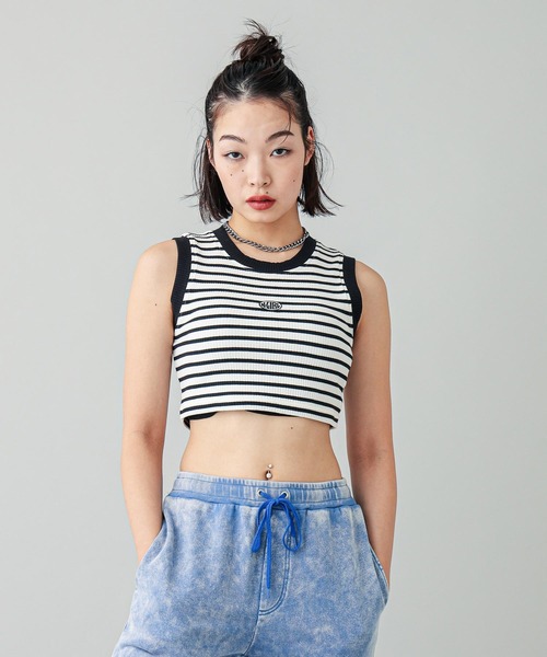 X-girl（エックスガール）の「OVAL LOGO TANK TOP（タンクトップ・レディース・マルチ/ブラック/ホワイト/ブラウン・S/M）」の4枚目の写真