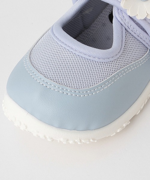 petit main（プティマイン）の「お花水抜きソールサンダル（サンダル・キッズ・アイボリー/ライトブルー/ピンク・16cm/17cm/18cm/19cm/15cm）」の9枚目の写真