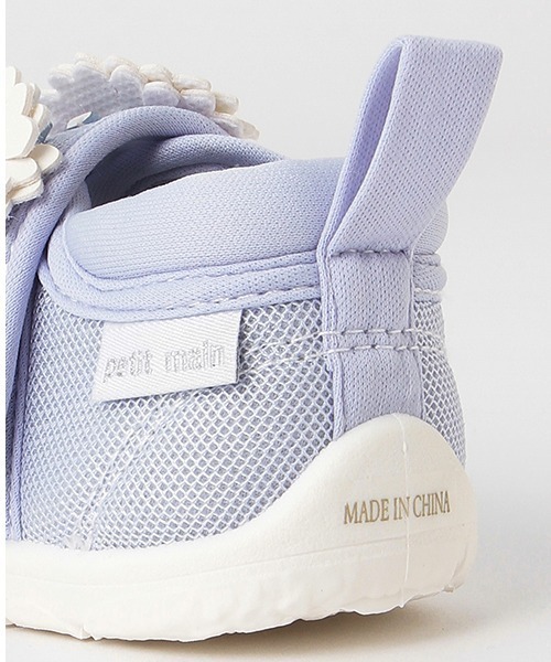 petit main（プティマイン）の「お花水抜きソールサンダル（サンダル・キッズ・アイボリー/ライトブルー/ピンク・16cm/17cm/18cm/19cm/15cm）」の12枚目の写真