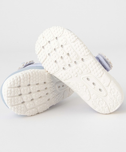 petit main（プティマイン）の「お花水抜きソールサンダル（サンダル・キッズ・アイボリー/ライトブルー/ピンク・16cm/17cm/18cm/19cm/15cm）」の13枚目の写真