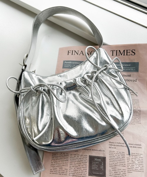 WEGO(ウィゴー)の「WEGO/リボンデザインバッグ(ショルダーバッグ・レディース・シルバー/ブラック・FREE)」の11枚目の写真