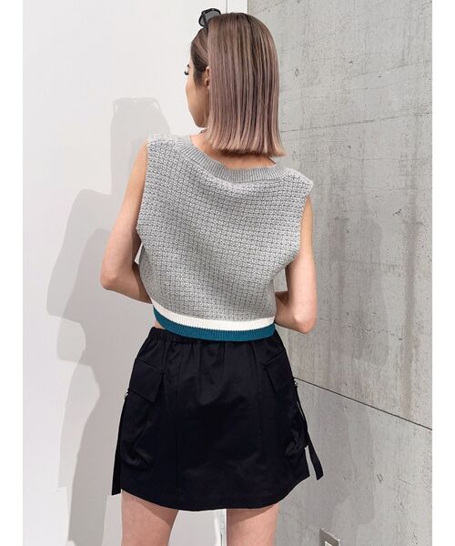 GYDA(ジェイダ)の「Square gyda Vネックラインニットトップス(ニット/セーター・レディース・グレー/オフホワイト・FREE)」の21枚目の写真