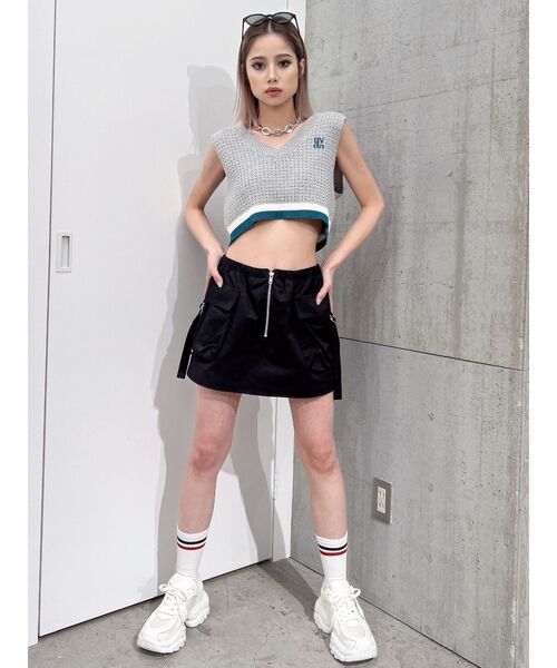 GYDA(ジェイダ)の「Square gyda Vネックラインニットトップス(ニット/セーター・レディース・グレー/オフホワイト・FREE)」の22枚目の写真