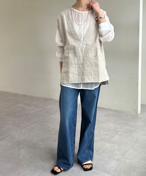 SHENERY(シーナリー)の「ブローチ付Vネックリネンベスト(ベスト・レディース・ブラック/ベージュ・FREE)」の5枚目の写真