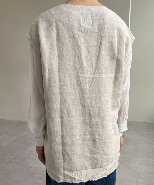 SHENERY(シーナリー)の「ブローチ付Vネックリネンベスト(ベスト・レディース・ブラック/ベージュ・FREE)」の16枚目の写真