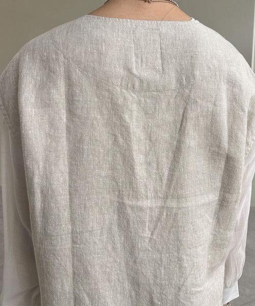 SHENERY(シーナリー)の「ブローチ付Vネックリネンベスト(ベスト・レディース・ブラック/ベージュ・FREE)」の18枚目の写真