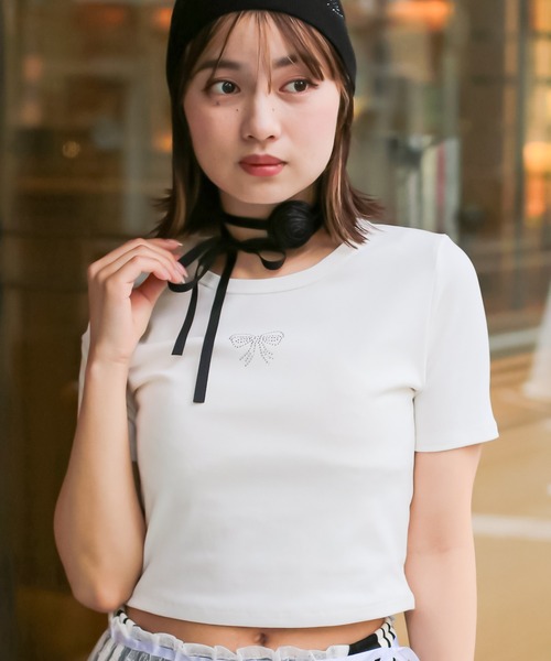 SPINNS(スピンズ)の「サテンローズチョーカー バレエコア(チョーカー・レディース・ピンク/ブラック/アイボリー・ONESIZE)」の5枚目の写真