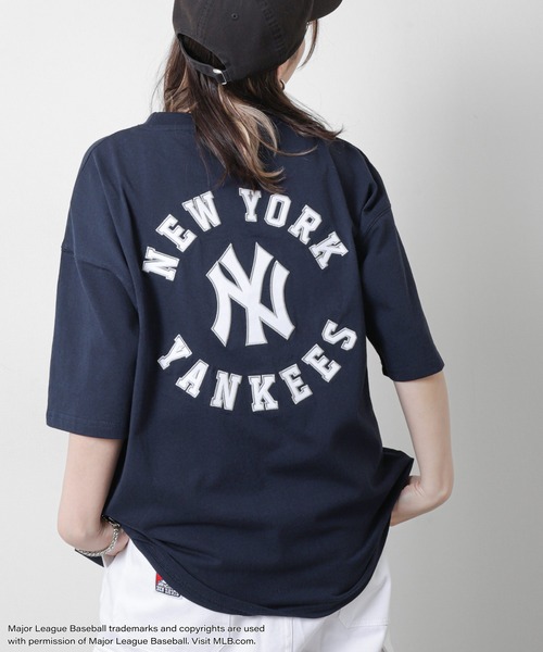 MLB(メジャーリーグベースボール)の「【MLB / メジャーリーグベースボール】 バックサークル ロゴ 刺繍 半袖 Tシャツ(Tシャツ/カットソー・メンズ・ネイビー/ホワイト/ブラック・MEDIUM/LARGE/X-LARGE)」の1枚目の写真