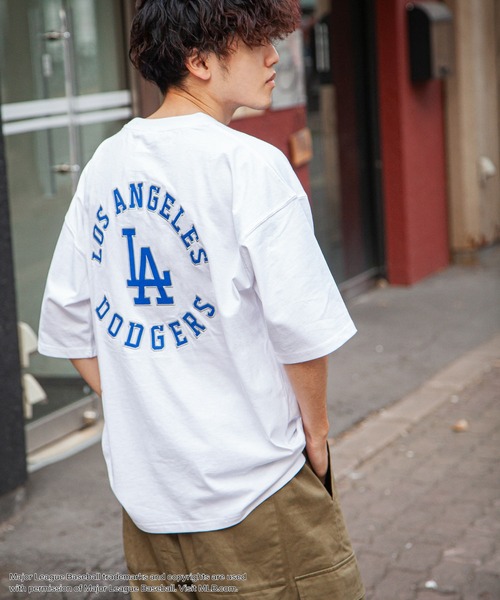 MLB(メジャーリーグベースボール)の「【MLB / メジャーリーグベースボール】 バックサークル ロゴ 刺繍 半袖 Tシャツ(Tシャツ/カットソー・メンズ・ネイビー/ホワイト/ブラック・MEDIUM/LARGE/X-LARGE)」の2枚目の写真